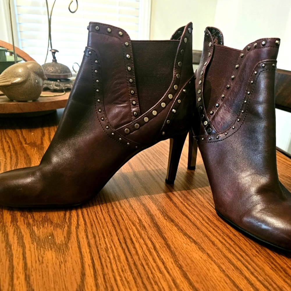 Vincent Camuto Leather Ankle Boot, Size 9.5M